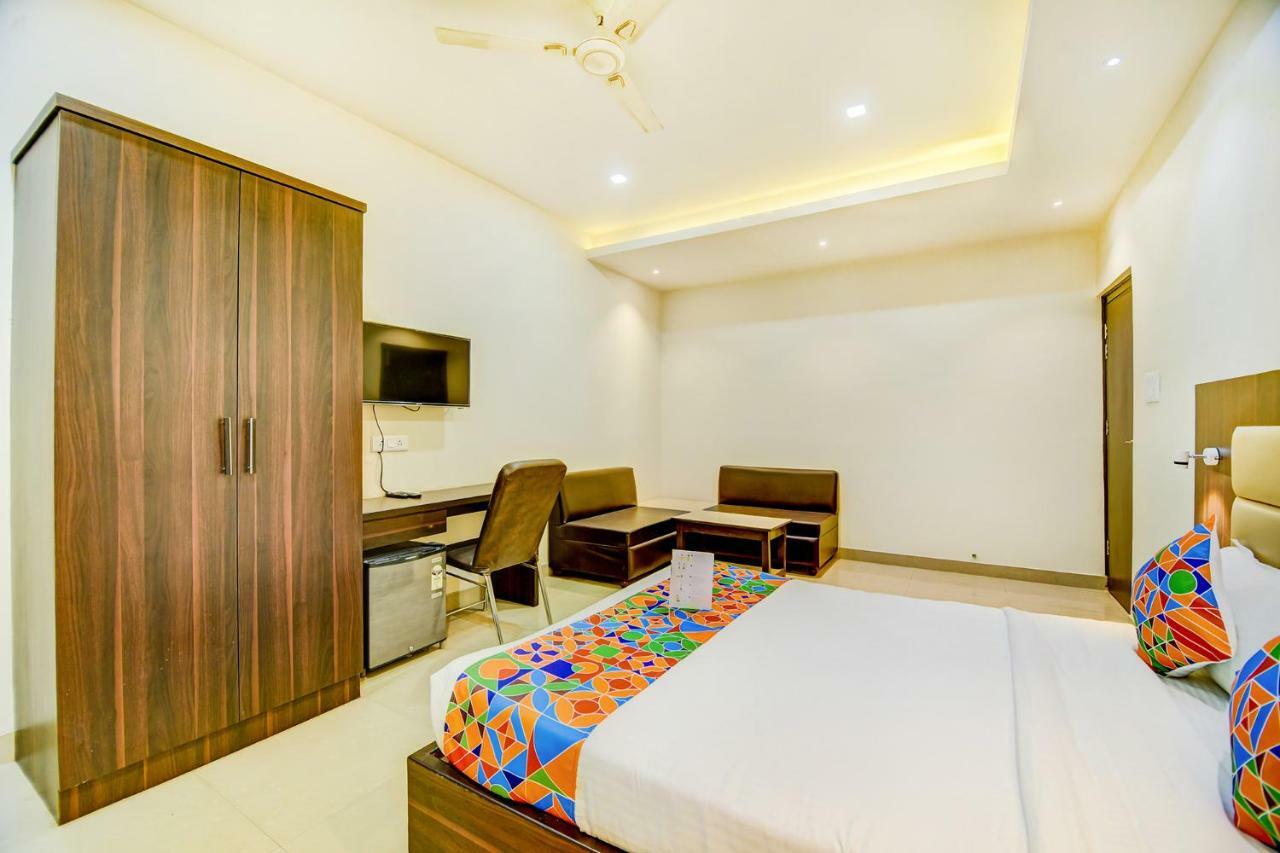 Fabhotel Solitaire Inn Канпур Экстерьер фото